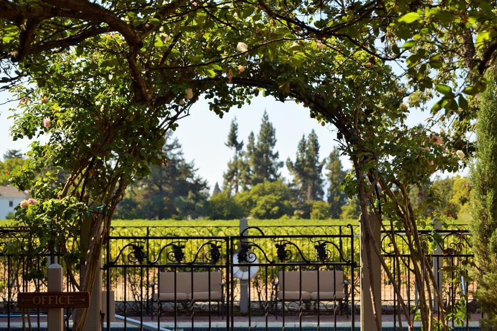 Vineyard Country Inn St. Helena Exterior photo