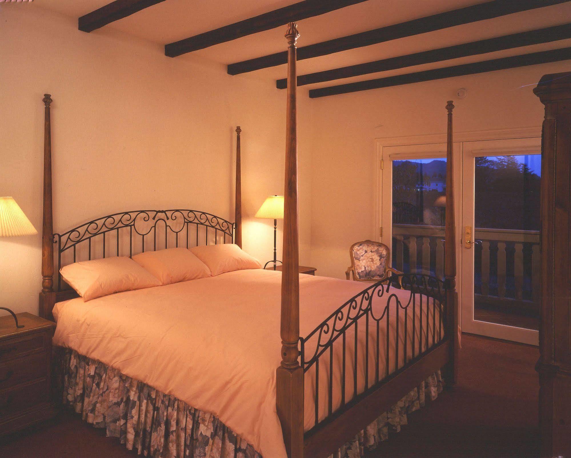 Vineyard Country Inn St. Helena Exterior photo